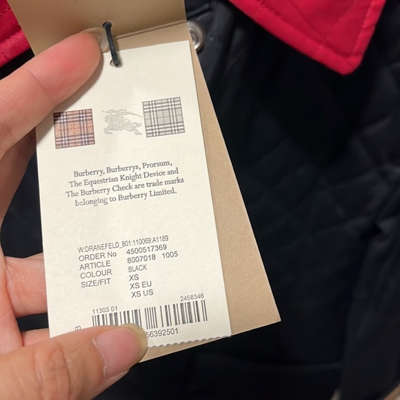 Authentic brand new jacket with tag attached - Picture 3 of 8